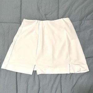 FOREVER 21: White mini skirt